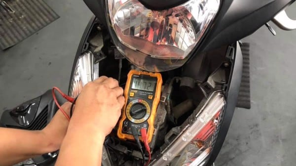 kích bình xe máy tại nhà