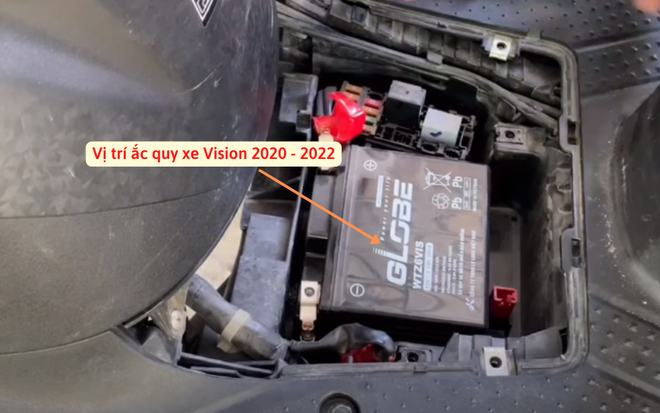 bình ắc quy xe vision 2022 nằm ở đâu