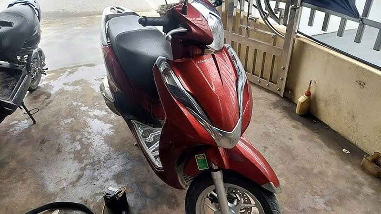 Thay ắc quy xe Lead 125 hết bao nhiêu tiền?