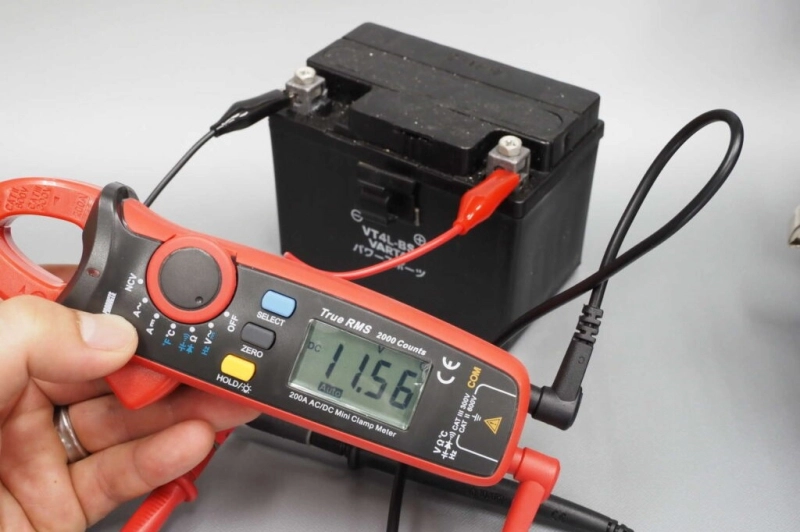sạc ắc quy xe máy