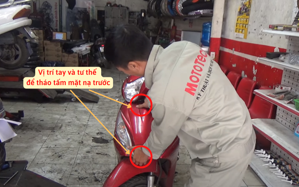 Thay ắc quy xe Vision