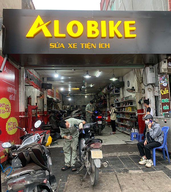 thay ắc quy xe máy tại nhà